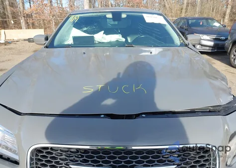 2018 Chrysler 300 Touring L z USA, uszkodzony, nr VIN 2C3CCAAG6JH304263